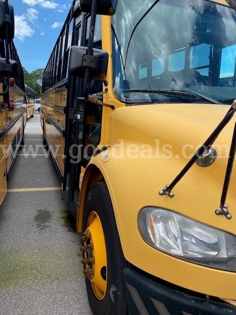 2011 Freightliner B2 Bus Chassis Freightliner B2 Bus Chassis Government Surplus Auction - Photo #3