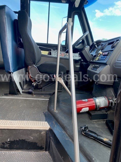 2011 Freightliner B2 Bus Chassis Freightliner B2 Bus Chassis Government Surplus Auction - Photo #3