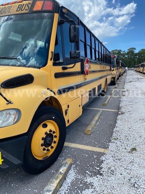 2011 Freightliner B2 Bus Chassis Freightliner B2 Bus Chassis Government Surplus Auction - Photo #4