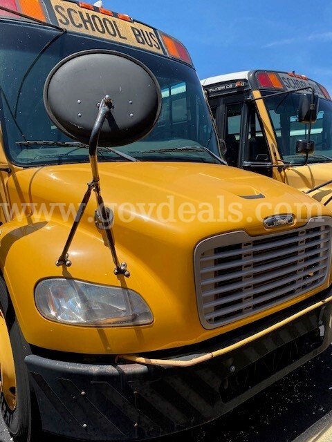 2011 Freightliner B2 Bus Chassis Freightliner B2 Bus Chassis Government Surplus Auction - Photo #2