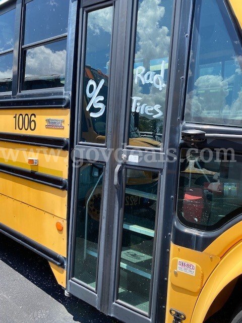 2011 Freightliner B2 Bus Chassis Freightliner B2 Bus Chassis Government Surplus Auction - Photo #3