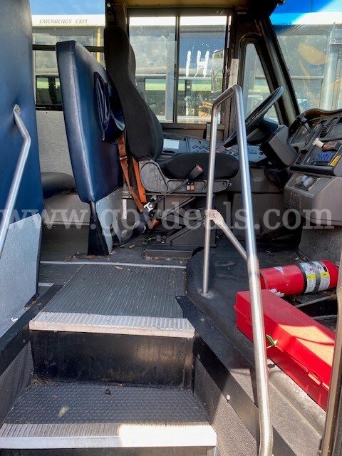 2011 Freightliner B2 Bus Chassis Freightliner B2 Bus Chassis Government Surplus Auction - Photo #5