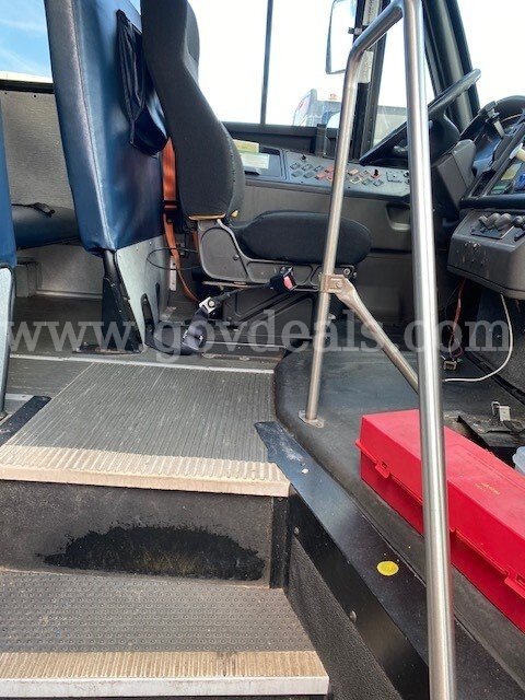 2011 Freightliner B2 Bus Freightliner B2 Bus Chassis Government Surplus Auction - Photo #3