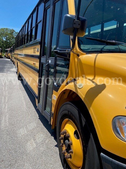 2011 Freightliner B2 Bus Freightliner B2 Bus Chassis Government Surplus Auction - Photo #3