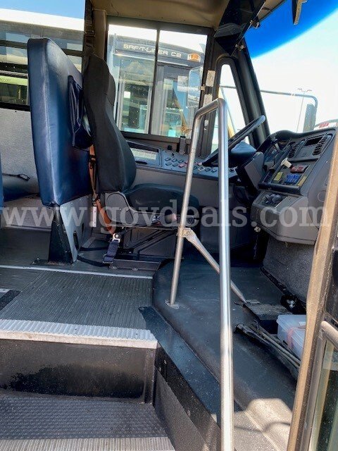2011 Freightliner B2 Bus Freightliner B2 Bus Chassis Government Surplus Auction - Photo #4