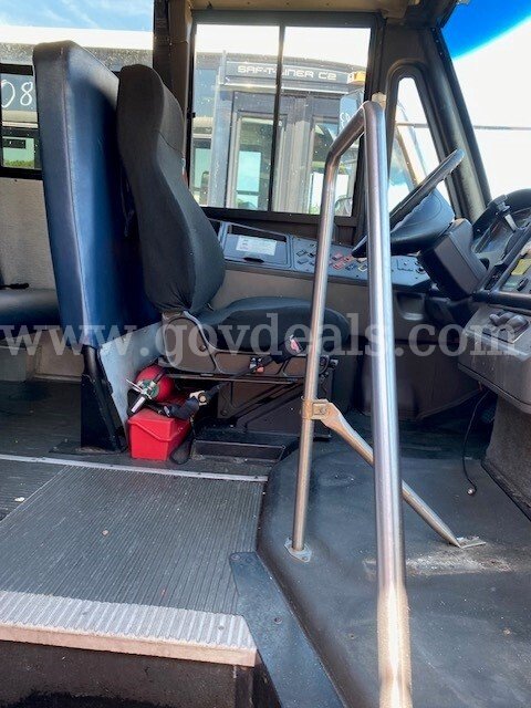 2011 Freightliner B2 Bus Freightliner B2 Bus Chassis Government Surplus Auction - Photo #4