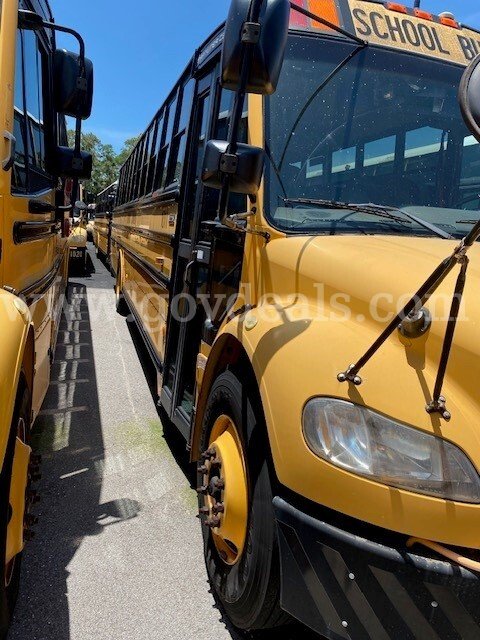 2011 Freightliner B2 Bus Chassis Freightliner B2 Bus Chassis Government Surplus Auction - Photo #2