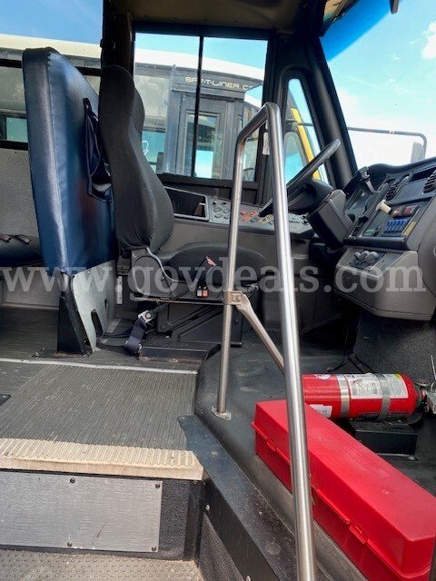 2011 Freightliner B2 Bus Freightliner B2 Bus Chassis Government Surplus Auction - Photo #5