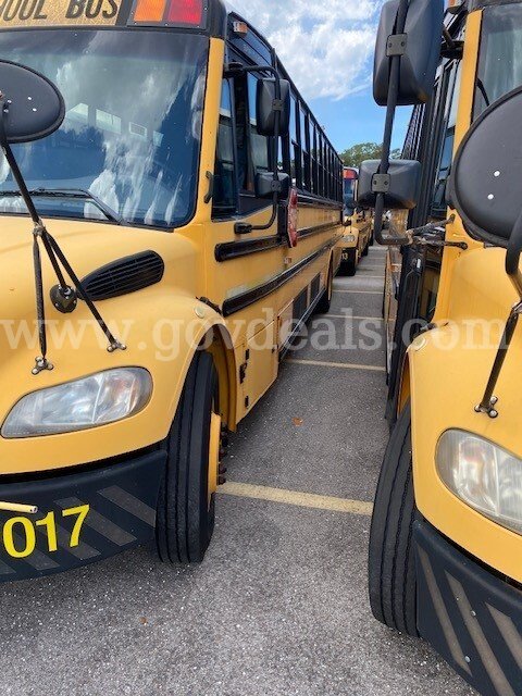 2011 Freightliner B2 Bus Chassis Freightliner B2 Bus Chassis Government Surplus Auction - Photo #3