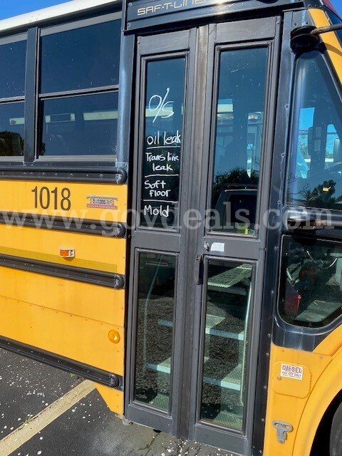 2011 Freightliner B2 Bus Freightliner B2 Bus Chassis Government Surplus Auction - Photo #3