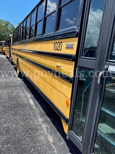 2011 Freightliner B2 Bus Freightliner B2 Bus Chassis Government Surplus Auction - Photo #2