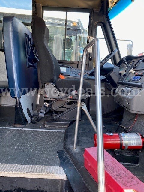 2011 Freightliner B2 Bus Freightliner B2 Bus Chassis Government Surplus Auction - Photo #4