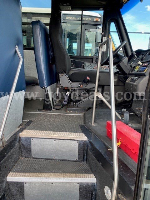 2011 Freightliner B2 Bus Chassis Freightliner B2 Bus Chassis Government Surplus Auction - Photo #4