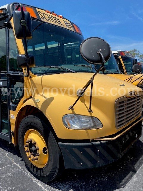 2011 Freightliner B2 Bus Chassis Freightliner B2 Bus Chassis Government Surplus Auction - Photo #2