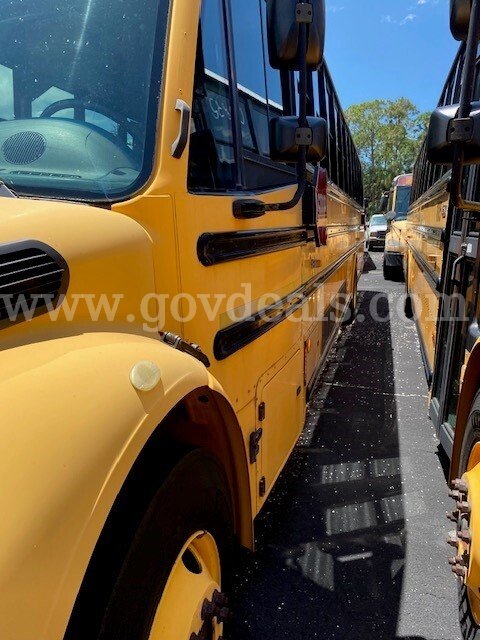 2011 Freightliner B2 Bus Chassis Freightliner B2 Bus Chassis Government Surplus Auction - Photo #3