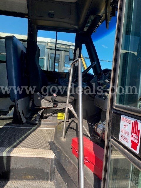 2011 Freightliner B2 Bus Chassis Freightliner B2 Bus Chassis Government Surplus Auction - Photo #3