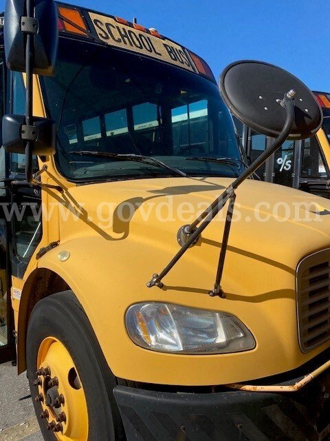 2011 Freightliner B2 Bus Chassis Freightliner B2 Bus Chassis Government Surplus Auction - Photo #5