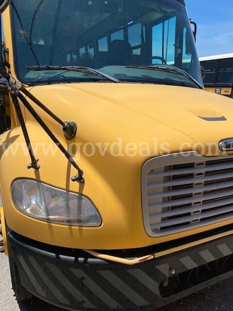 2011 Freightliner B2 Bus Chassis Freightliner B2 Bus Chassis Government Surplus Auction - Photo #4