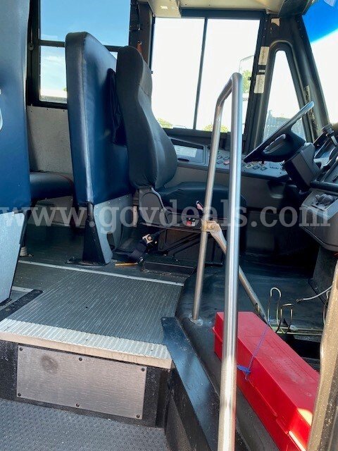 2011 Freightliner B2 Bus Freightliner B2 Bus Chassis Government Surplus Auction - Photo #4