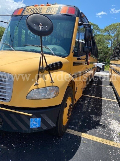 2011 Freightliner B2 Bus Freightliner B2 Bus Chassis Government Surplus Auction - Photo #2