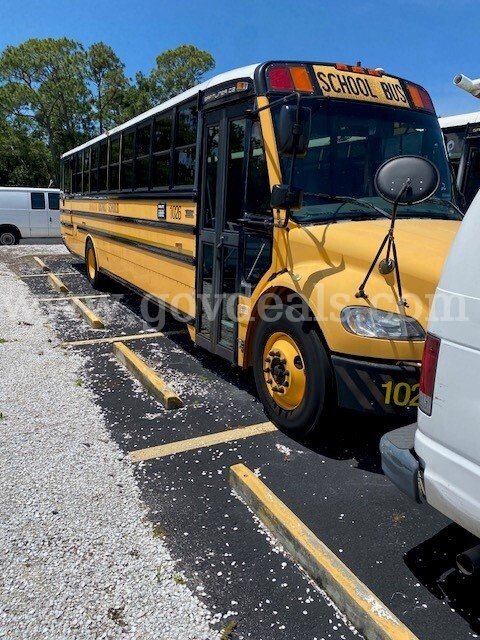 2011 Freightliner B2 Bus Freightliner B2 Bus Chassis Government Surplus Auction - Photo #3