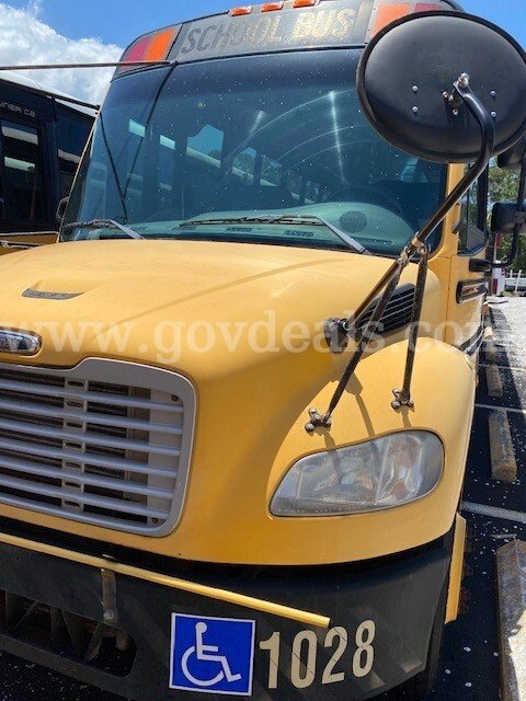 2011 Freightliner B2 Bus Chassis Freightliner B2 Bus Chassis Government Surplus Auction - Photo #2
