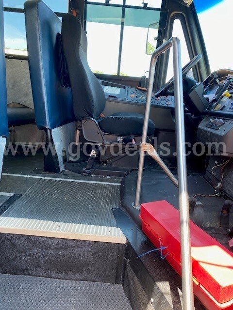 2011 Freightliner B2 Bus Chassis Freightliner B2 Bus Chassis Government Surplus Auction - Photo #3