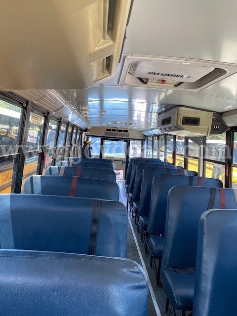 2011 Freightliner B2 Bus Chassis Freightliner B2 Bus Chassis Government Surplus Auction - Photo #4