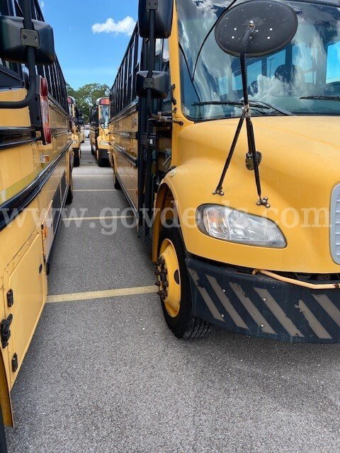 2011 Freightliner B2 Bus Chassis Freightliner B2 Bus Chassis Government Surplus Auction - Photo #2