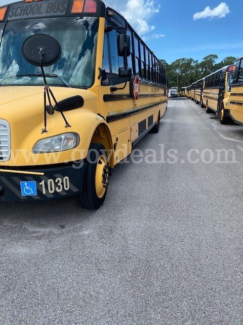 2011 Freightliner B2 Bus Chassis Freightliner B2 Bus Chassis Government Surplus Auction - Photo #3