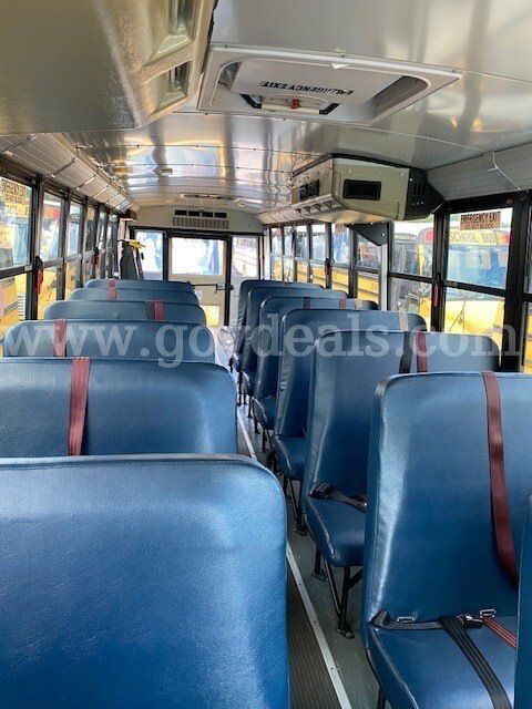2011 Freightliner B2 Bus Chassis Freightliner B2 Bus Chassis Government Surplus Auction - Photo #5