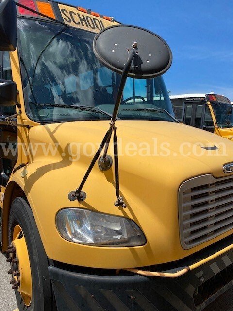 2011 Freightliner B2 Bus Freightliner B2 Bus Chassis Government Surplus Auction - Photo #2