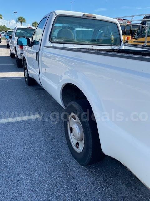 2007 Ford F-250 SD Ford F-250 Government Surplus Auction - Photo #2