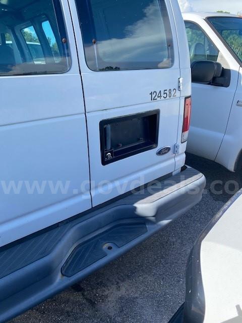 2006 Ford Econoline Ford Econoline Government Surplus Auction - Primary Photo