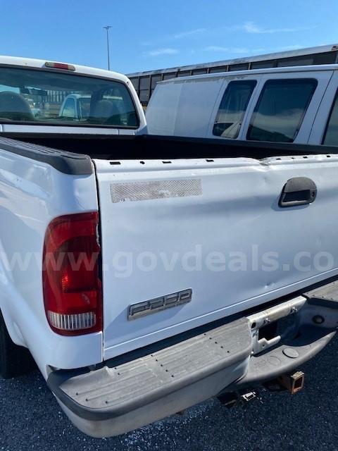 2005 Ford F-250 SD Ford F-250 Government Surplus Auction - Photo #3