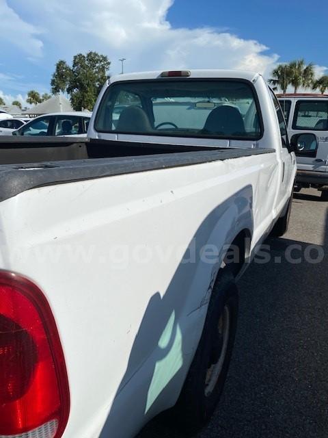 2004 Ford F-250 SD Ford F-250 Government Surplus Auction - Photo #2