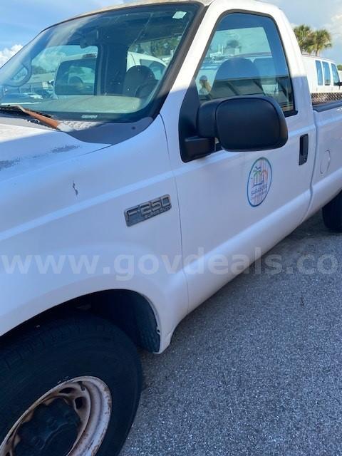 2002 Ford F-250 SD Ford F-250 Government Surplus Auction - Photo #2