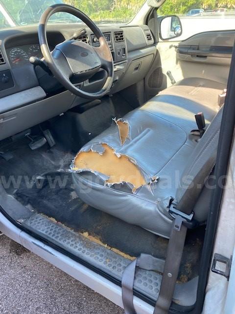 2002 Ford F-250 SD Ford F-250 Government Surplus Auction - Photo #3