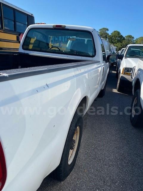 2002 Ford F-250 SD Ford F-250 Government Surplus Auction - Photo #5