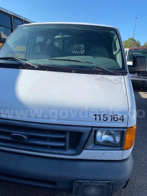 2006 Ford Econoline Ford Econoline Government Surplus Auction - Primary Photo