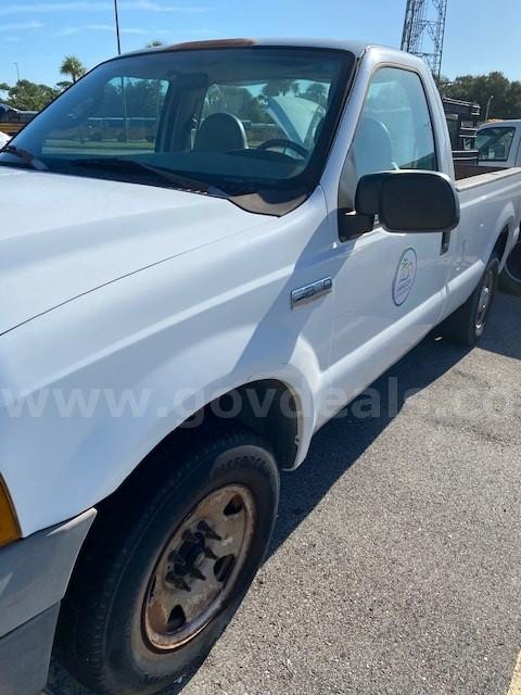 2005 Ford F-250 SD Ford F-250 Government Surplus Auction - Photo #2