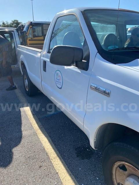 2005 Ford F-250 SD Ford F-250 Government Surplus Auction - Photo #4