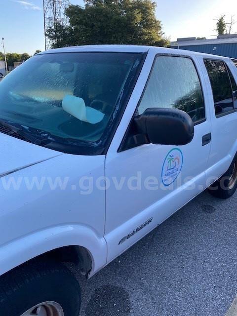 2004 Chevrolet Blazer Chevrolet Blazer Government Surplus Auction - Photo #2