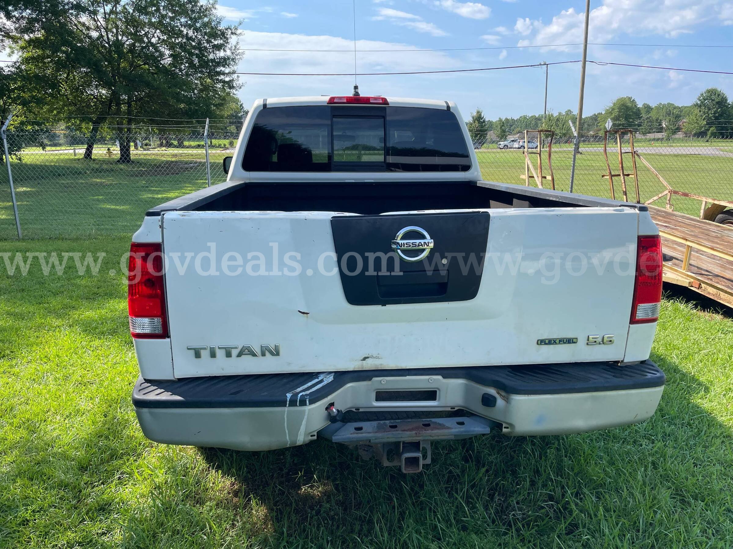 2010 Nissan Titan - MUST BE TOWED Nissan Titan Government Surplus Auction - Photo #4