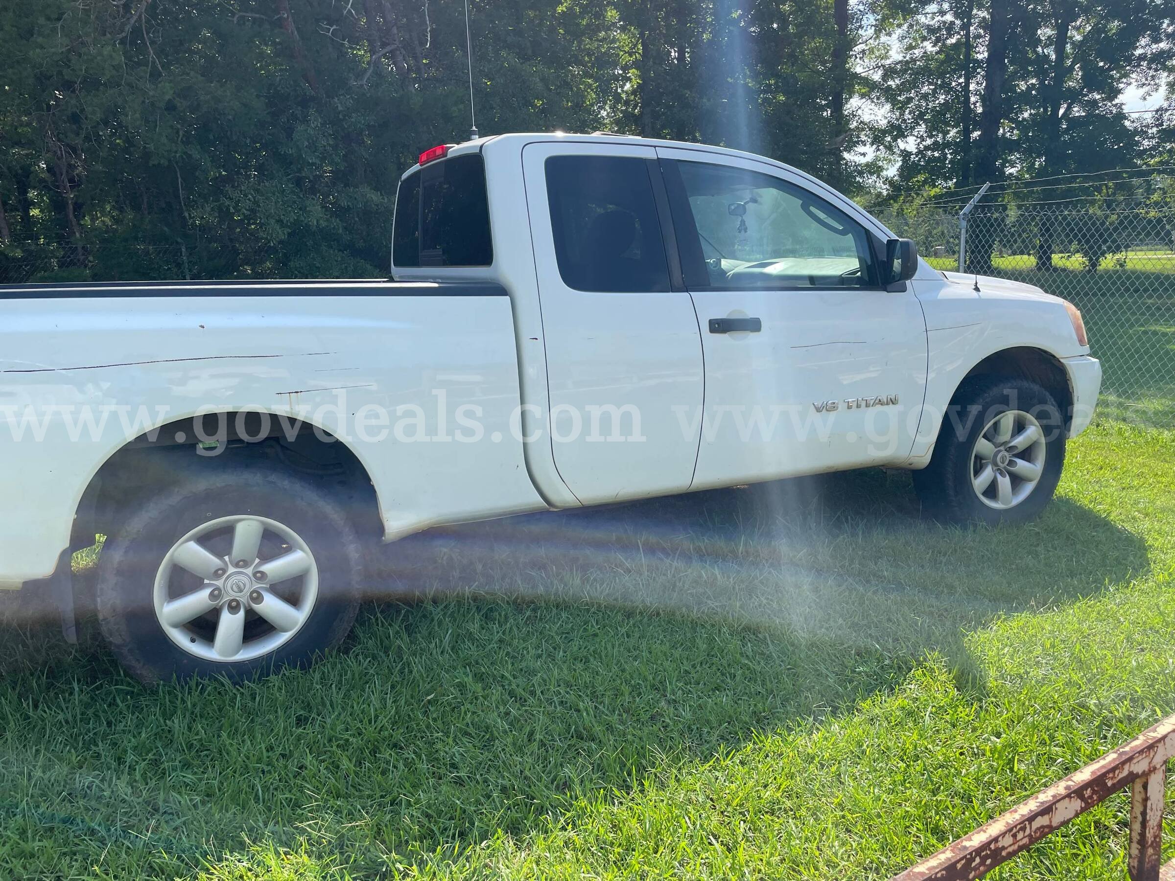 2010 Nissan Titan - MUST BE TOWED Nissan Titan Government Surplus Auction - Photo #5