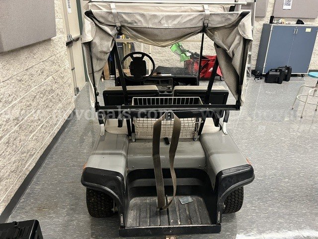 Early 90's model EZGO Golf Cart.   Government Surplus Auction - Photo #3