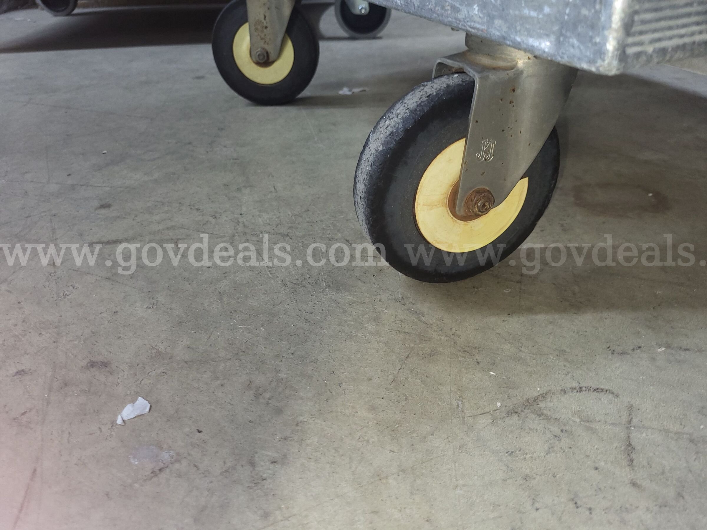 Sheet Pan Cart Cres-Cor  Government Surplus Auction - Photo #3