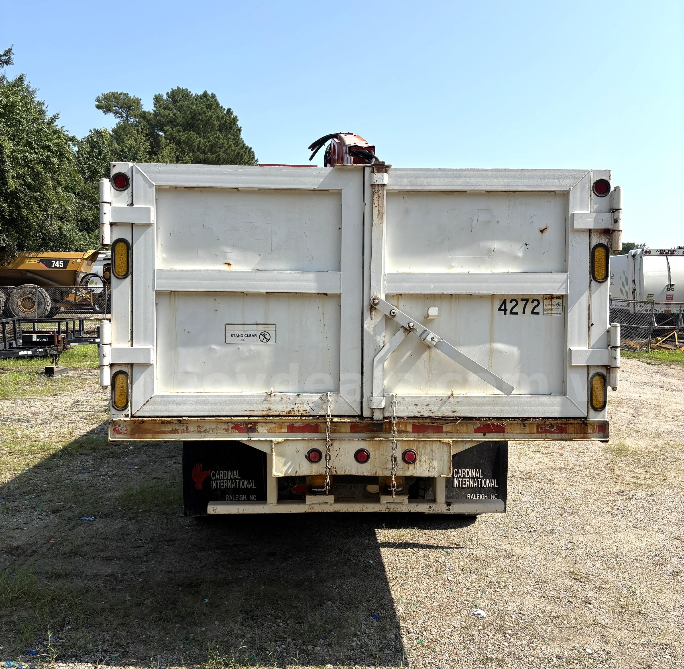 2009 International Navistar 7400, Pac-Mac Knuckle Boom Loader with Dump Body International Navistar 7400 Government Surplus Auction - Photo #4