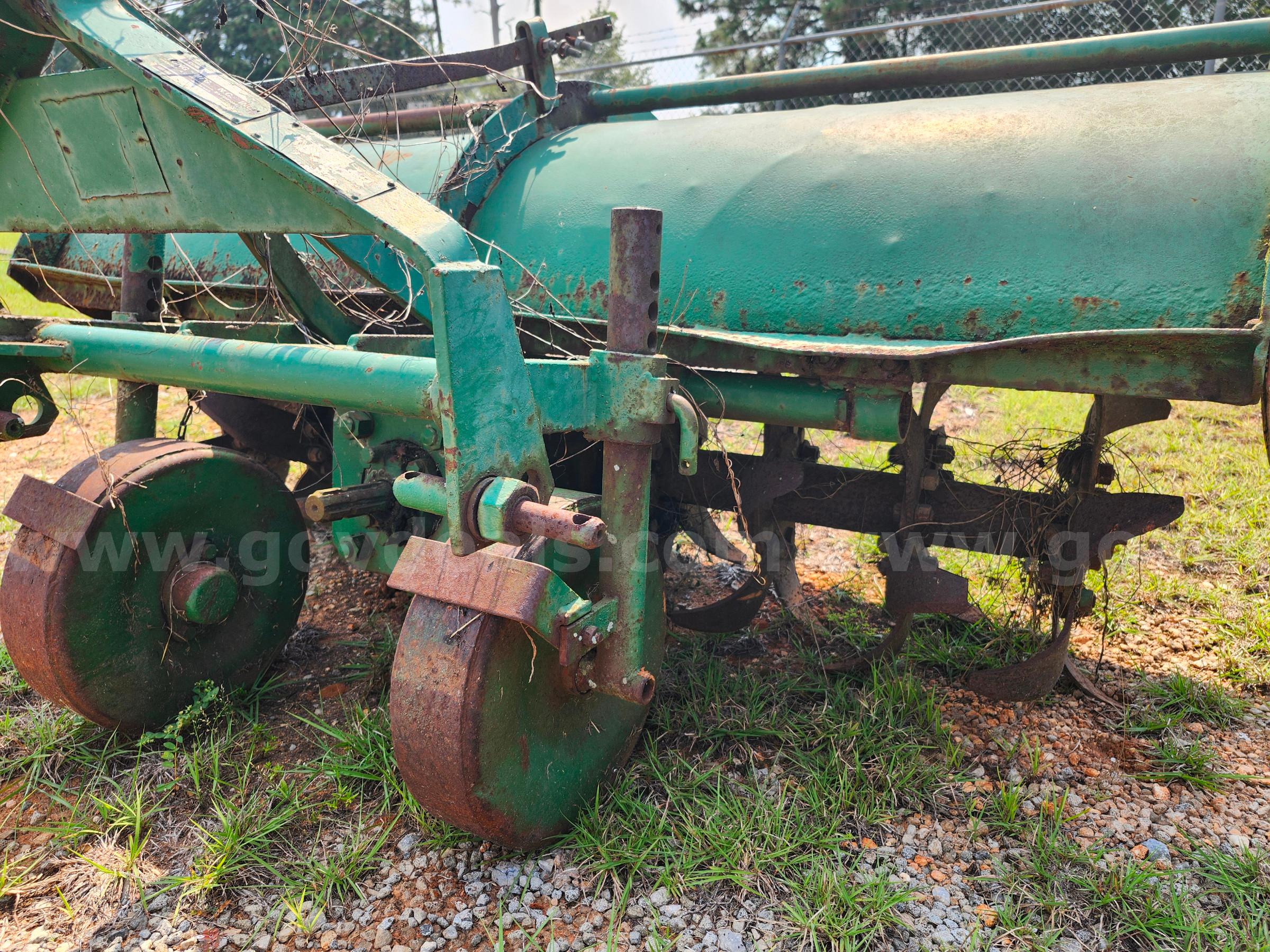 3 Point Hitch Rotary Tiller LONG MFG. CO 1537 Government Surplus Auction - Photo #3