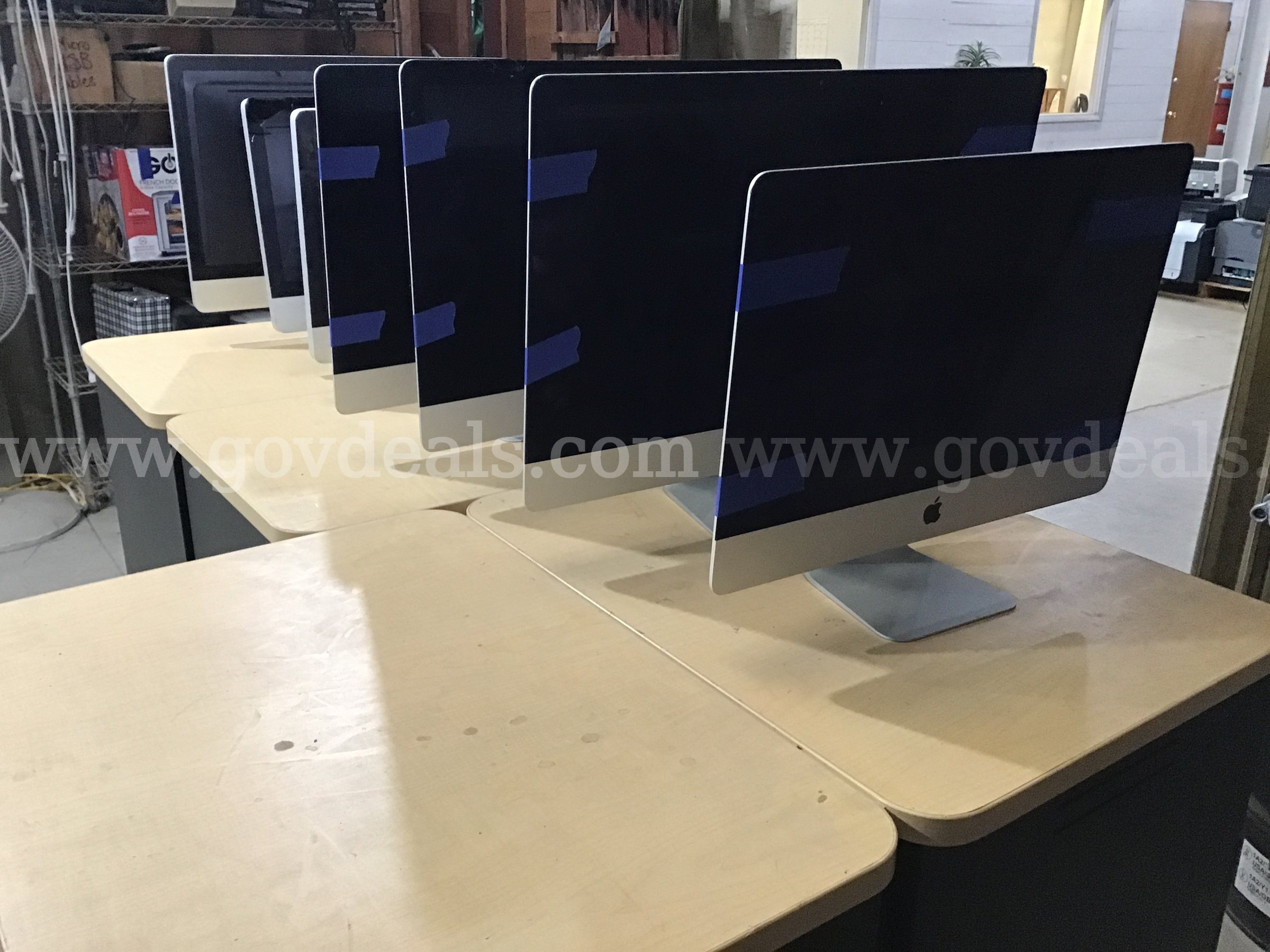Lot 27 - 7 iMac All-In-One Desktop Computers - 115lbs  115lbs Government Surplus Auction - Primary Photo